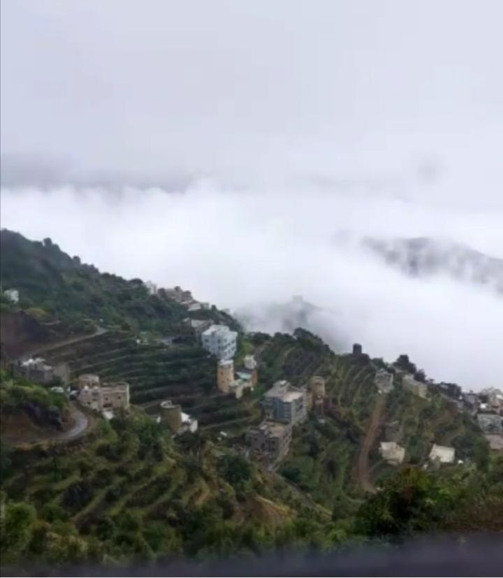 alfaifih's tweet photo. فيفاء تتميز بمدرجاتها المنتظمه والمتقنة البناء والجميلة المنظر والبيوت الاسطوانة  وأيضا تتميز بأن كل مدرج من مدر جاتها او منزل يحمل اسم مستقل عن المدرجات الأخرى والذي قل ما تجده في اي منطقه من العالم #سياحة #التأشيرات_السياحية #المصائف #مواسم_السعودية #الارشاد_الزراعي #مرشد_سياحي https://t.co/qY03DmKoKA