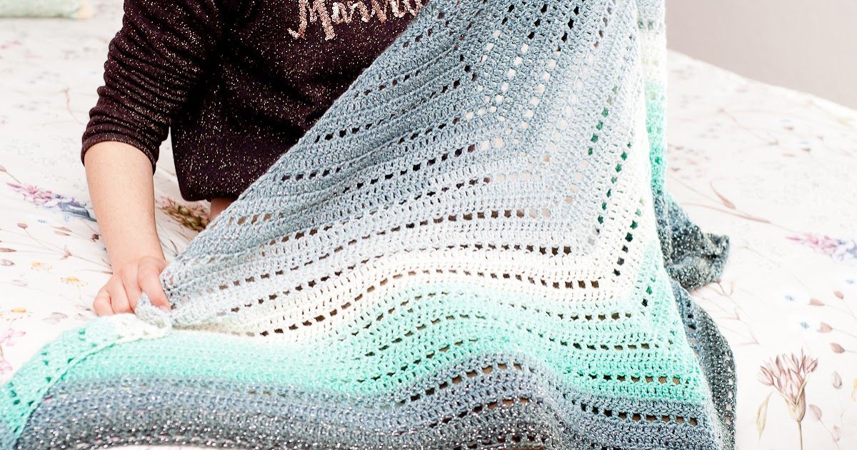 dmcspain's tweet photo. @Gallimelmas ha diseñado este #chal de #ganchillo ideal para estas épocas de entretiempo. Está hecho con la lana Révélation Glitter. Es una lana ligera, con un bonito efecto de colores vivos, un hilo multicolor, constituído por 6 secuencias color.  https://t.co/cBaN4i4VSA https://t.co/xdhc8XS6IN