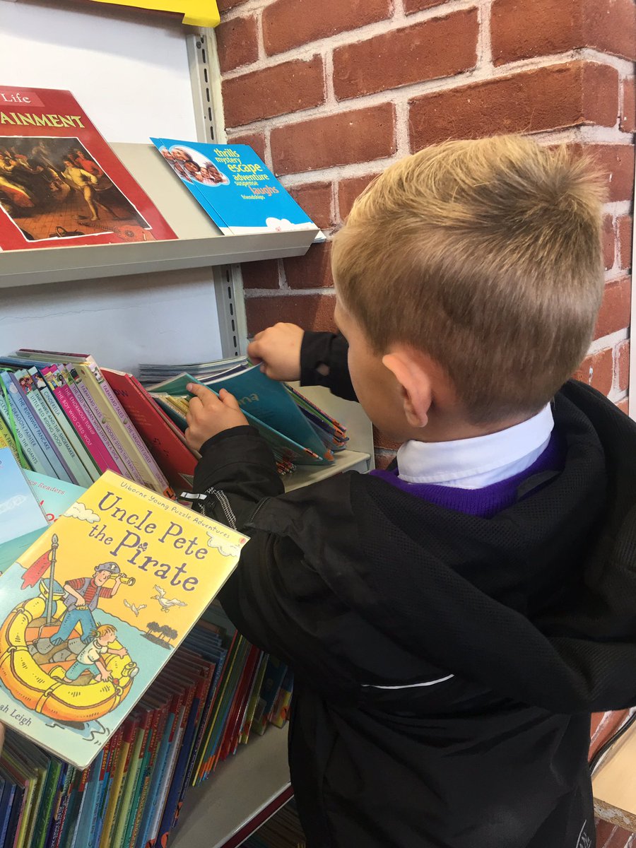Lauraandmaxwell's tweet photo. Maxwell choosing his books about the seaside at the library! @drwalker_s #homelearningquest https://t.co/rkL03hvKKT