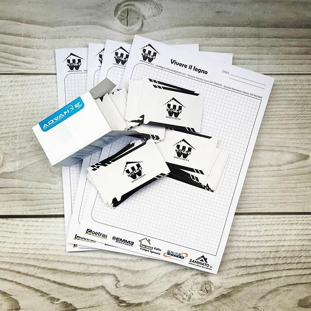 AdvanxeDesign's tweet photo. Blocchi e biglietti da visita pronti per essere consegnati 🙃
#bigliettidavisita #blocchi #adv #brochure #altaqualita #grandeformato #stampadigitale #creative #art #advanxedesign #graphic #design #stampa #flyer #creativo  #grafica #stampaegrafica #pubblicita  #print #soluzion… https://t.co/Cqa4Is826N