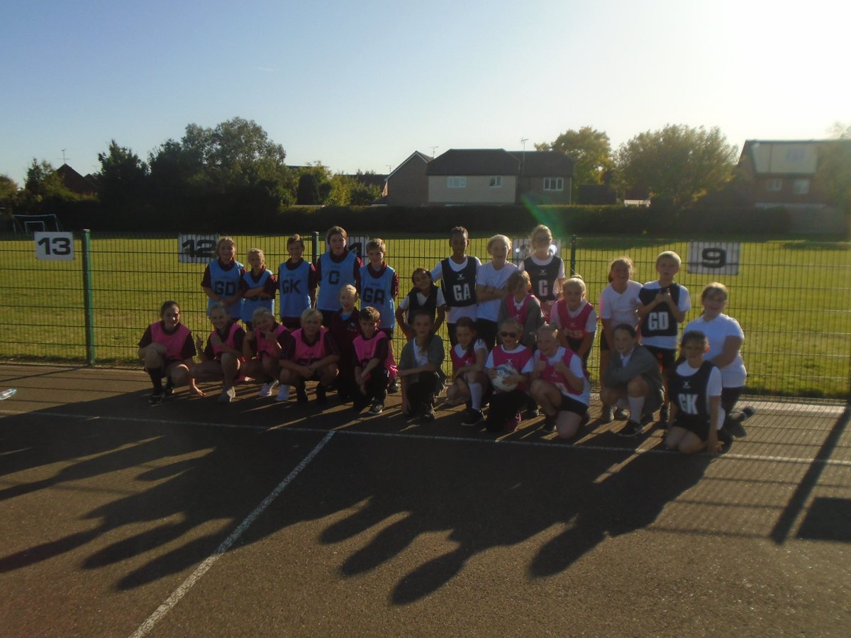 Burnham_PE's tweet photo. Fantastic evening of #Hi5Netball thanks to @MaylandseaP for joining us, a great performance by ALL the players, good luck for the rest of the season! @YourSchoolGames @ActiveEssex @EnglandNetball @afPE_PE πππ #Netball #bethebestyoucanbe #teamworkmakesthedreamwork #GoBurnham https://t.co/fBmuXoldaJ
