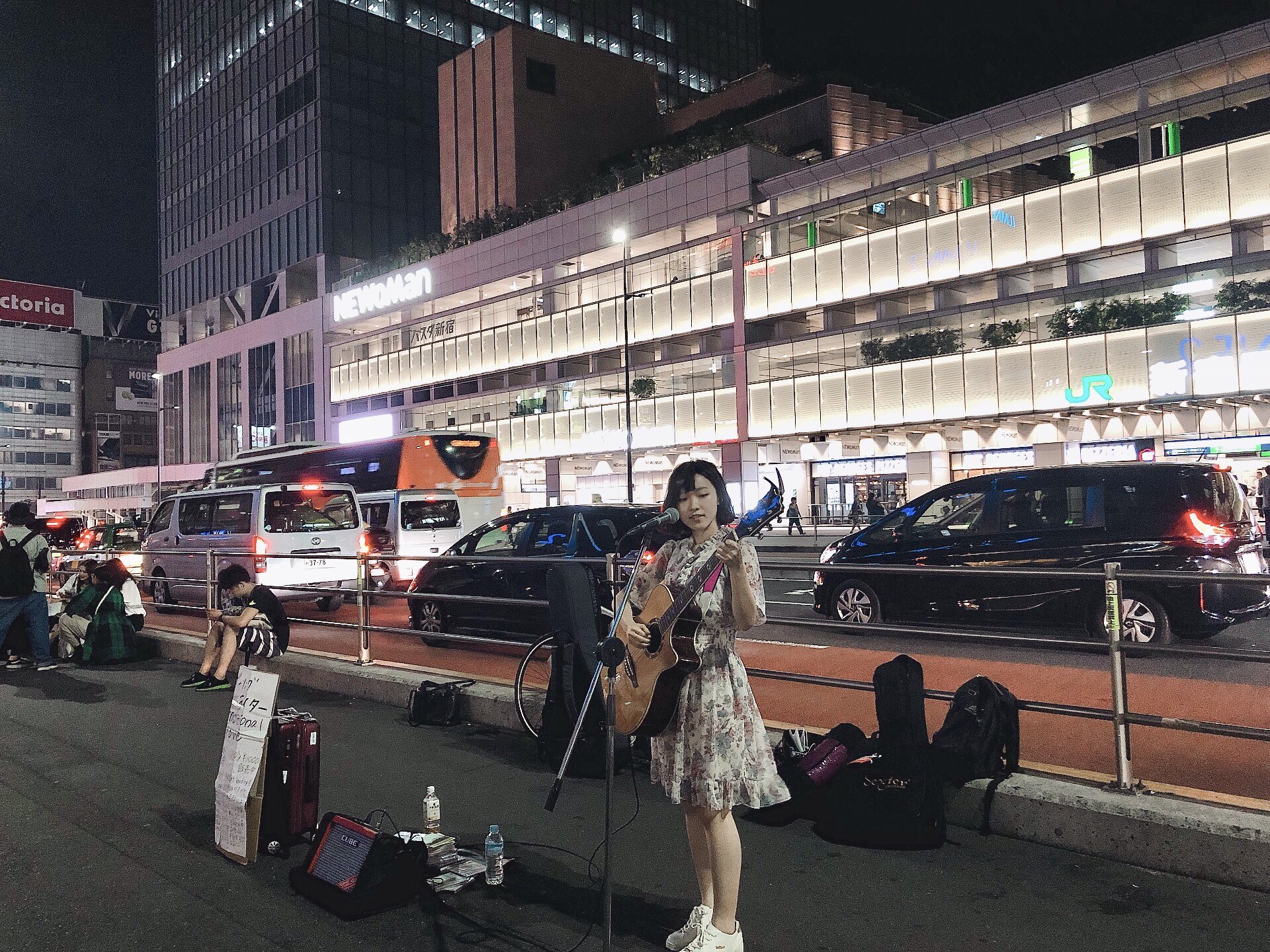 アハン Ahan 新宿路上ライブ無事終了 コラボしようと言ってくれたunconditional Loveさん ありがとうございます 韓国語の歌も一緒に歌えることができて すごく楽しかったです 来てくださったファンの方々にも感謝します 明日の大会も頑張ります