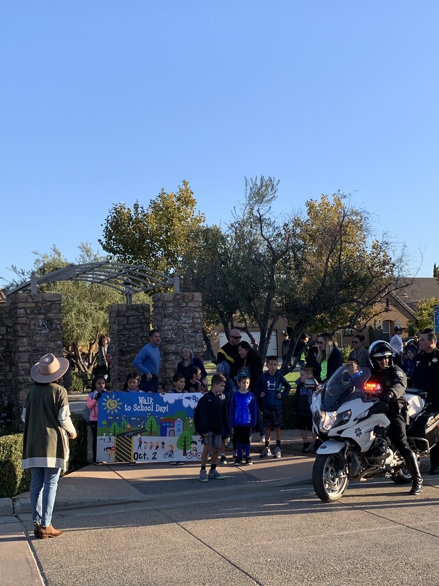 Attended the Walk to School event at <a href="/budrank/">Bud Rank Elementary</a> on behalf of <a href="/CareForKids/">Valley Children's</a>. Walking promotes physical activity and good health. #obesityprevention #saferoutestoschool #WalkToSchoolDay