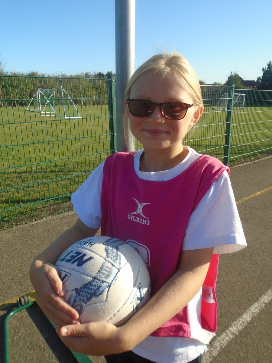 Burnham_PE's tweet photo. π¨AWESOME ANNOUNCEMENTπ¨ It gives me great pleasure to introduce our #Hi5Netball Captain! This young lady has excellent leadership skills & always gives 110% Good luck for the season ahead! πππ #bethebestyoucanbe #leadbyexample #leadershipskills @EnglandNetball @ActiveEssex https://t.co/WuFoiDm96S