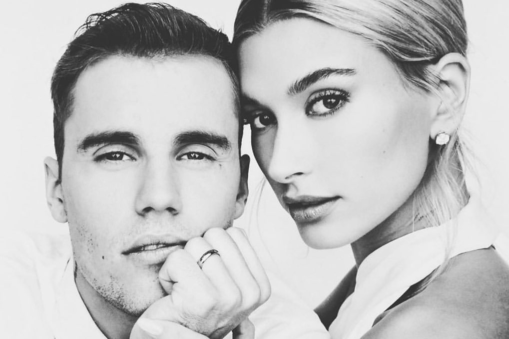 portalhaileybr's tweet photo. theworldshero: Parabéns para vocês dois 🍾🥂 Eu poderia sentar aqui e pensar em mil legendas para escrever, na minha opinião não existe algo perfeito. Mas vocês têm a história de amor perfeita 💎 #BetterAt70 ❤🖤 https://t.co/BnnWNG2rL5