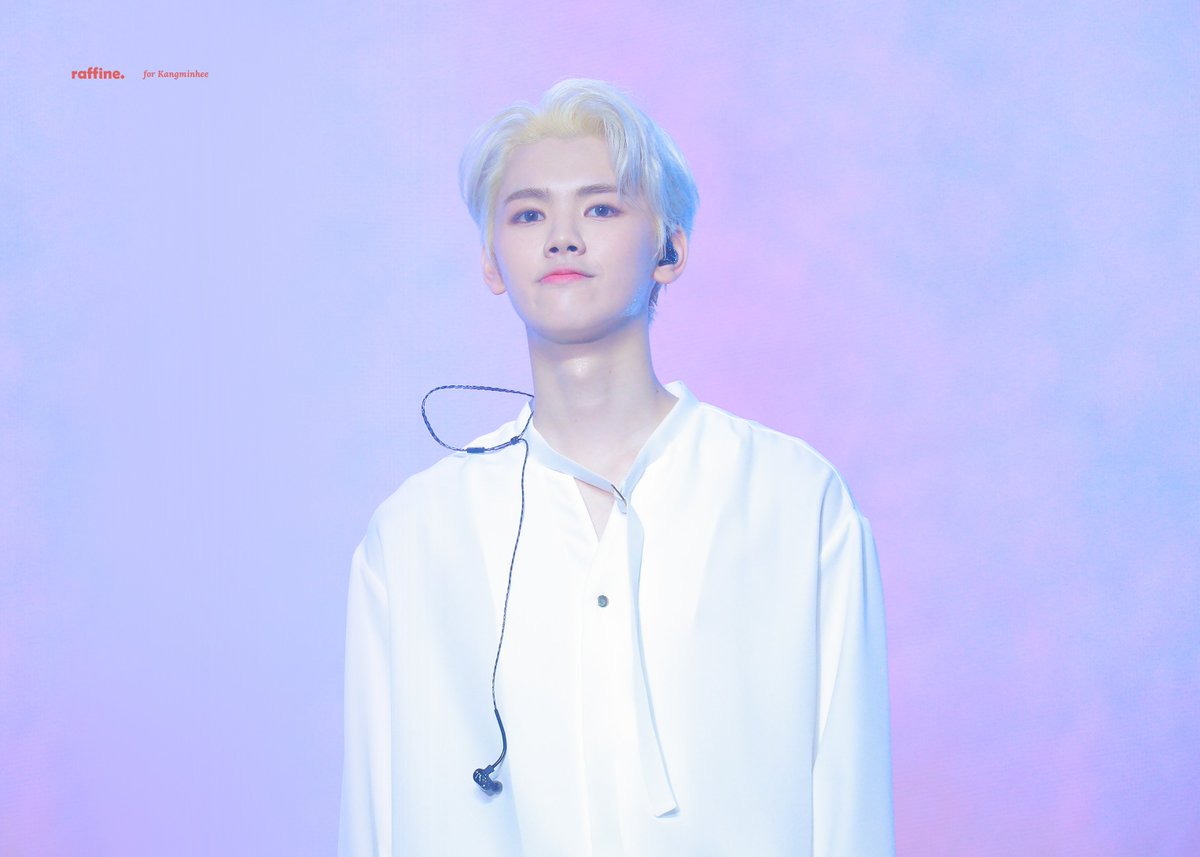 KMH_O2O917's tweet photo. 190827 쇼콘 

#민희
#X1 #엑스원 #강민희 #カンミニ https://t.co/Q1rG9AtOiB
