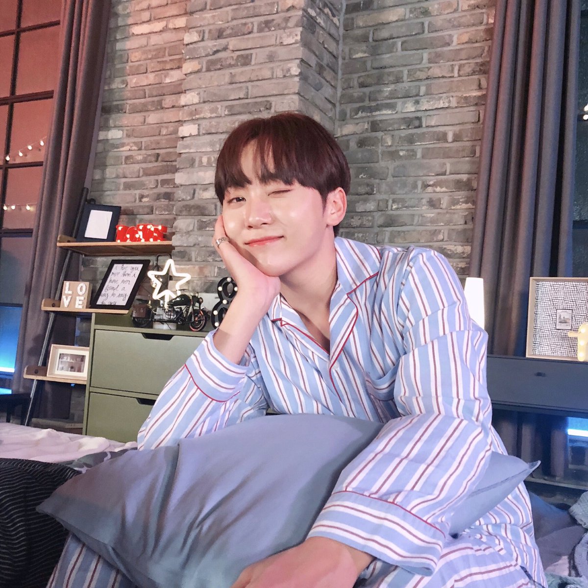 pledis_17's tweet photo. [17'S 승관] 😊😘 https://t.co/ruTRQMT7eQ