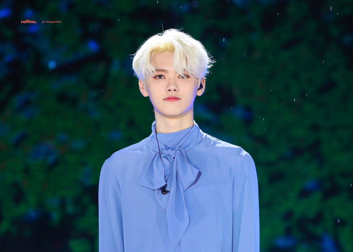 KMH_O2O917's tweet photo. 190901 포항 더쇼 

#민희
#X1 #엑스원 #강민희 #カンミニ https://t.co/QOVIHgEqZf