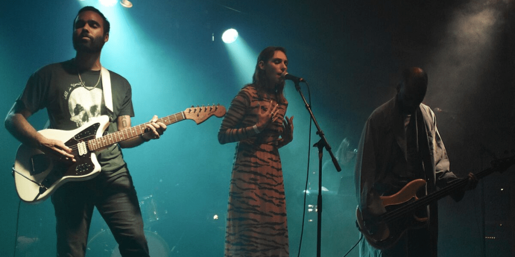 eastof8thblog's tweet photo. LIVE SHOW REVIEW: ROSE OF THE WEST -- Nashville's @thehighwatt was filled with shadowy dream pop vibes when @_RoseOfTheWest_ stopped by Music City. Check out our review &amp; Pics #roseofthewest #dreampop https://t.co/SiJfvwOtyk https://t.co/CdX985glQo