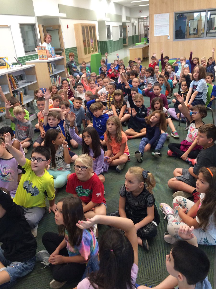 jwhite8137's tweet photo. October’s 2nd grade squad meeting. Birthdays, ice breakers ( would you rather? Turn to a neighbor) lots of great discussions!And OPEN CIRCLE about double DD(dangerous/destructive)VS Annoying behavior.Meaningful dialogue & strategies.#2graderocks https://t.co/bUaKQ5M0Ng