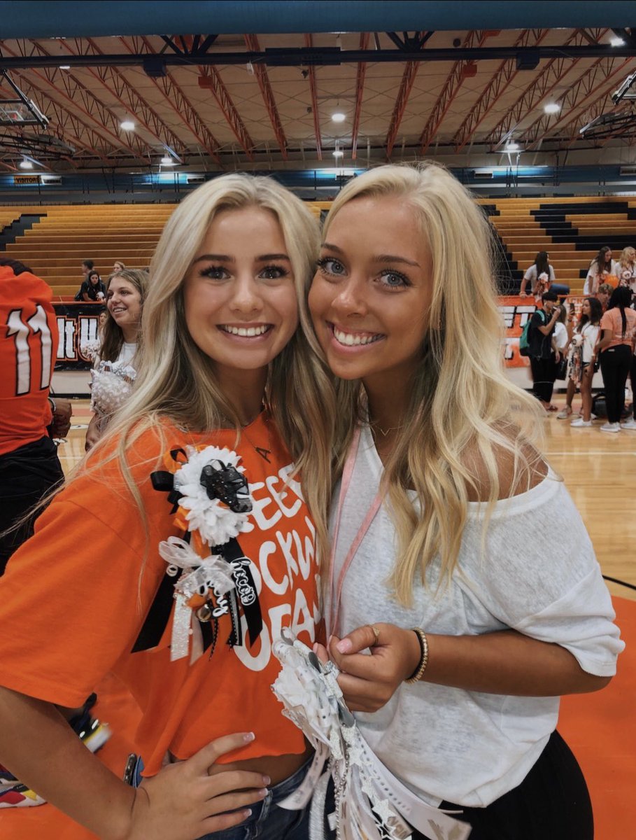 averylwheat's tweet photo. happy birthday @annaoverstreet0 🥳🥰🤪thanks for always keeping it real;)) love you https://t.co/BZgrBzoQyB