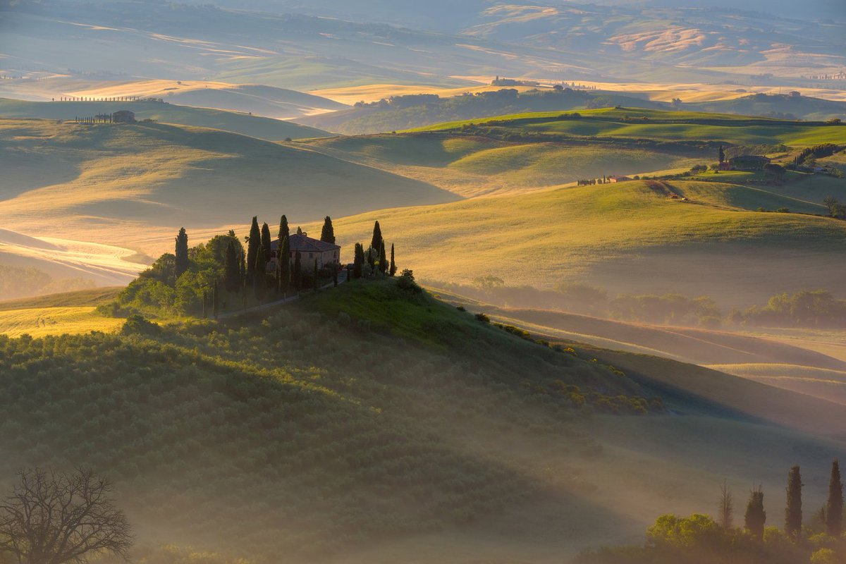 lil__wanderer's tweet photo. Uno dei posti più suggestivi in cui sia mai stato, penso di non avere altre foto tanto belle. Davvero. https://t.co/likLUp2tYI