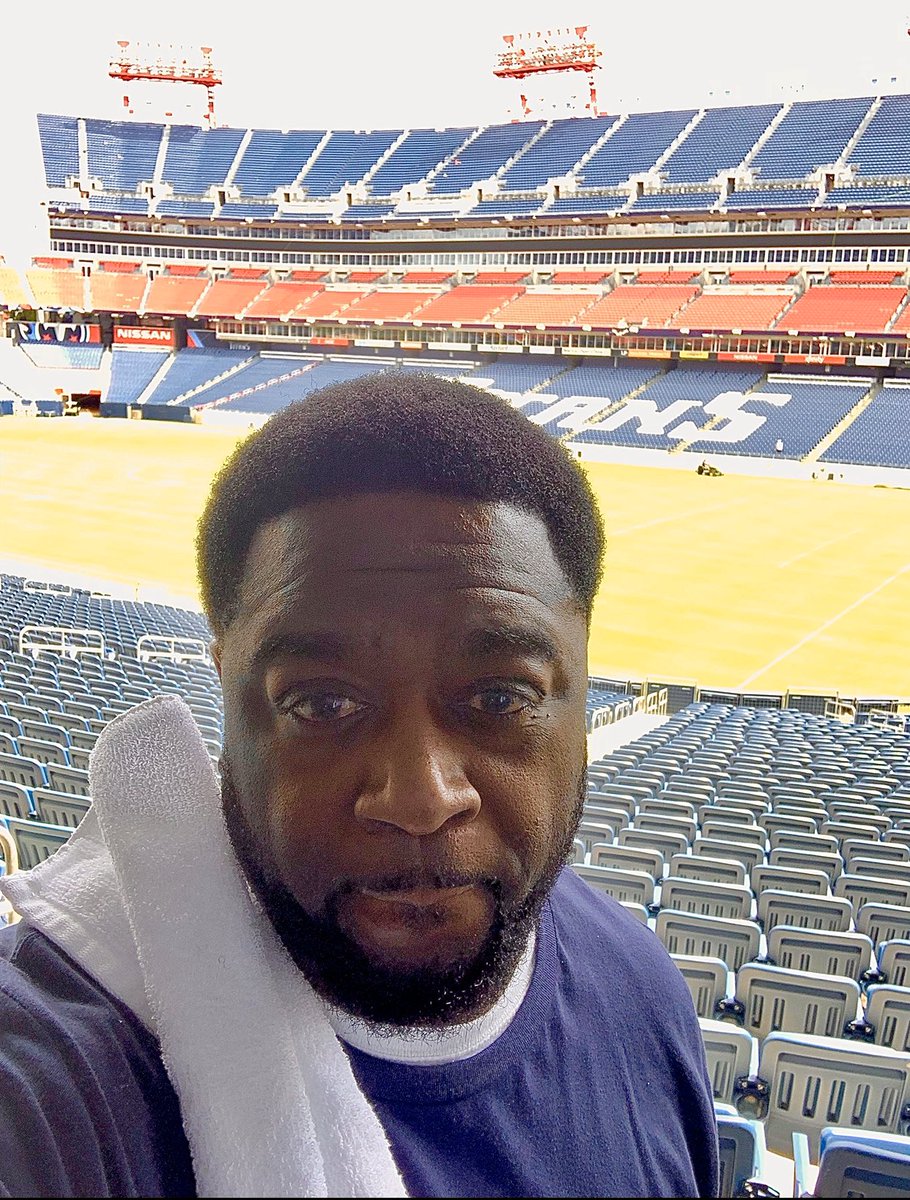mcbrooks1972's tweet photo. Bout to sit out here in this sun and meditate.....   @Stairwayto7even @grunge777 @BrieThiele @steelers @Tomlin_Sense @thatkorreababy @NFL @WSMV @EvilMikeTomlin @Titans @BIGJOEONTHEGO https://t.co/1cgsR2ayDk