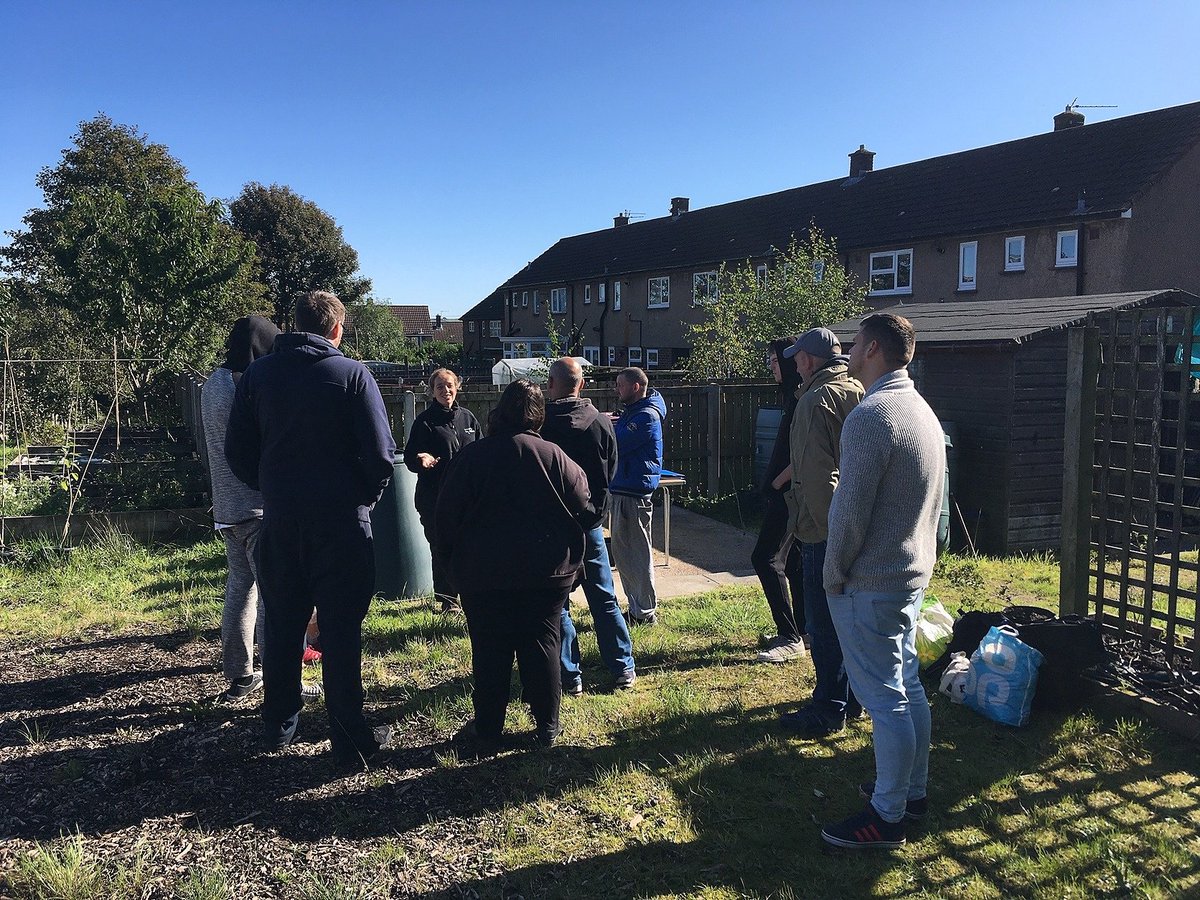 nwgrnd's tweet photo. We have kicked off our #CreativeEngagement 10 week course, supporting individuals from #BwD develop #confidence #self esteem & build a #strongerfuture Great to see everyone outside benefiting from our #communitygarden in #Shadsworth #OurCommunityOurFuture #DWP #TogetherHousing https://t.co/Jwa6jxIPs1