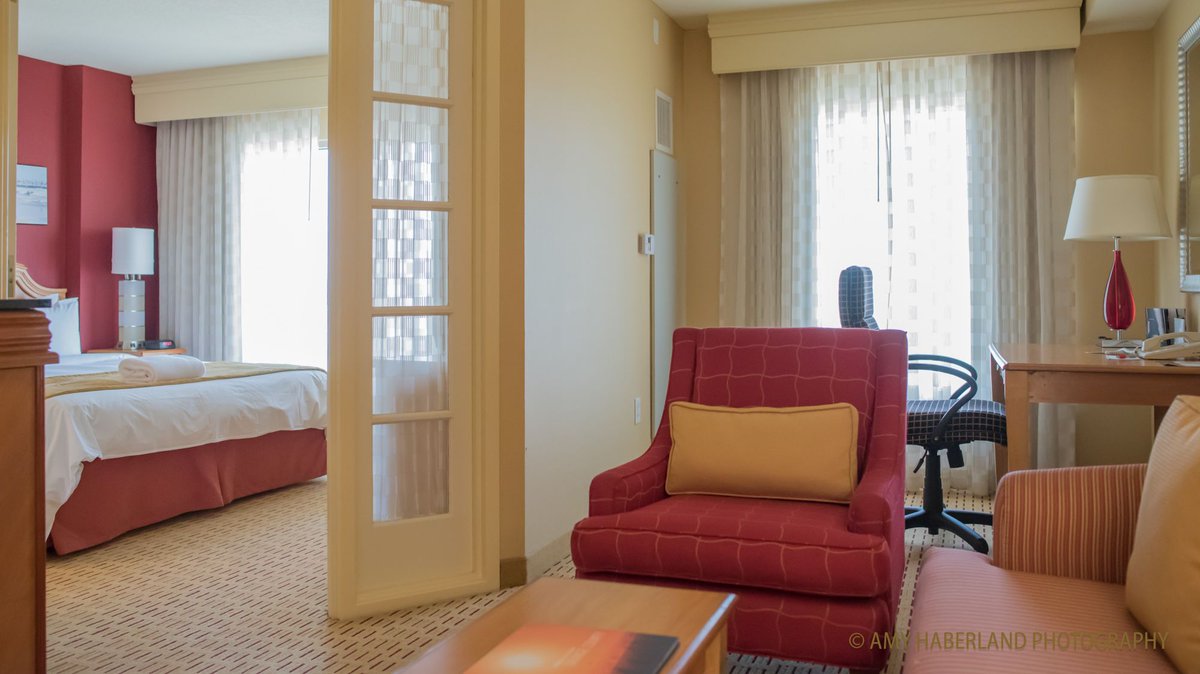 Marriott_Suites's tweet photo. All of our #suites include a #sofasleeper to make traveling with family easier. https://t.co/zIcjIKc87p #VisitAnaheim #AnaheimHotel #VisitCalifornia #AnaheimFamilyVacation https://t.co/tYL2GofZix
