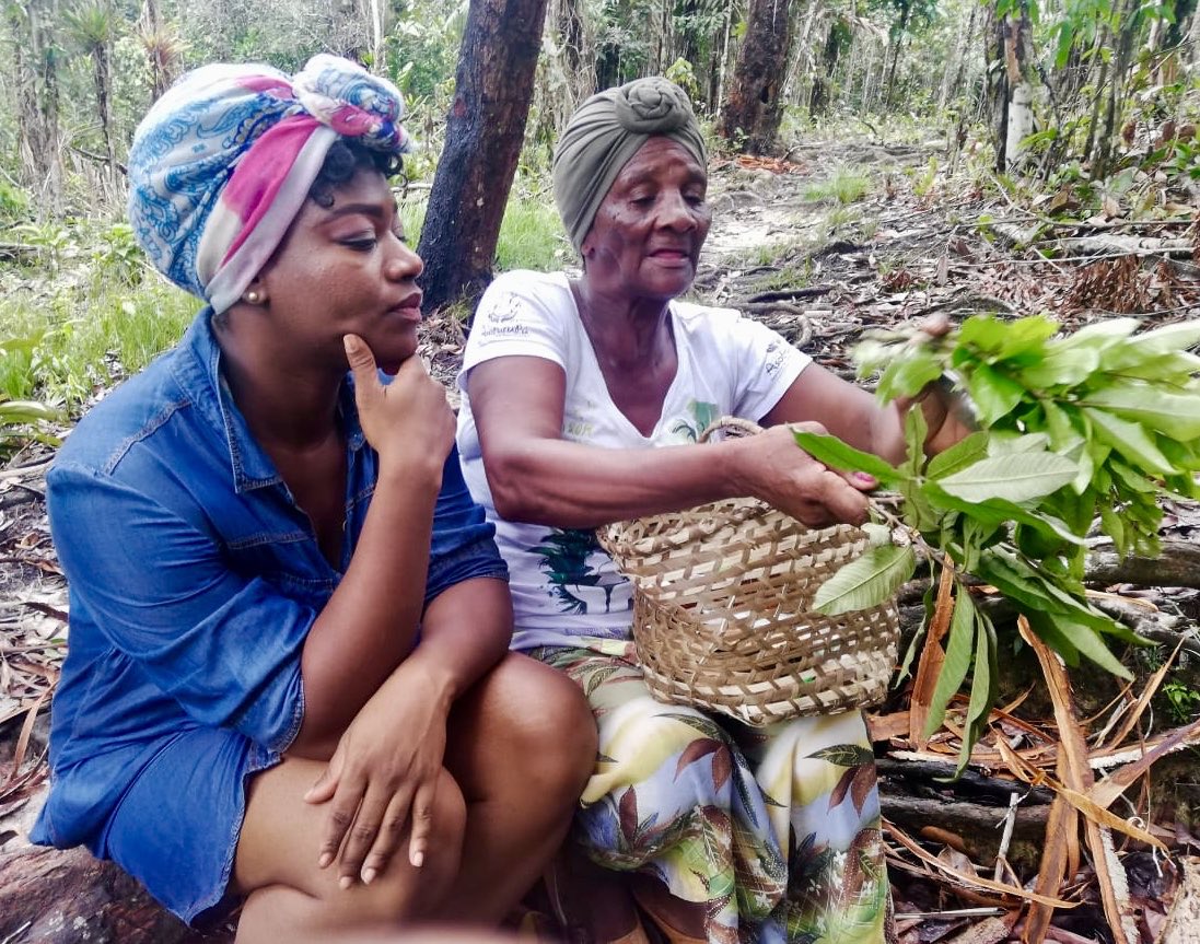 manosdeluzdoc's tweet photo. ”Los médicos deben aceptar nuestros saberes ancestrales como parte fundamental de nuestra cultura y sociedad...”

Maria Brígida Rentería, partera afro del Pacífico colombiano.

Seguimos en rodajes de @manosdeluzdoc en búsqueda de material para nuestro documental transmedia. https://t.co/WwS2zIhRRO