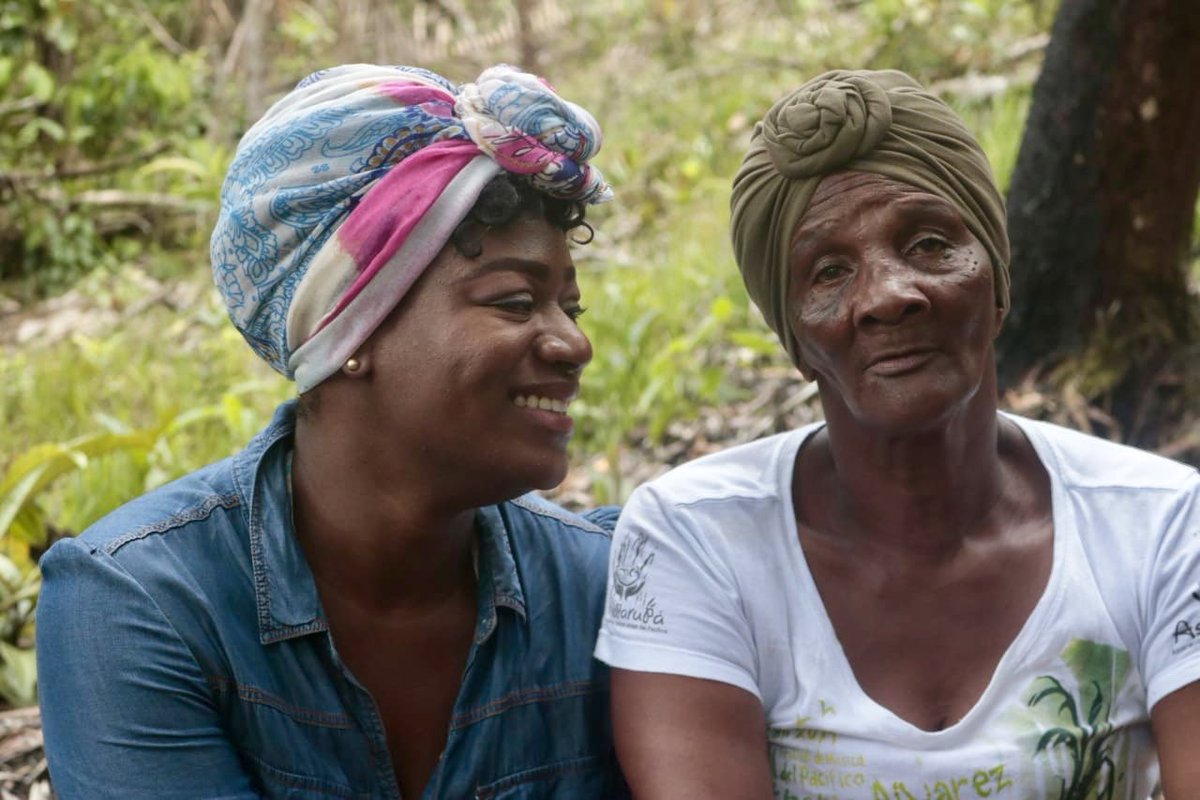 manosdeluzdoc's tweet photo. ”Los médicos deben aceptar nuestros saberes ancestrales como parte fundamental de nuestra cultura y sociedad...”

Maria Brígida Rentería, partera afro del Pacífico colombiano.

Seguimos en rodajes de @manosdeluzdoc en búsqueda de material para nuestro documental transmedia. https://t.co/WwS2zIhRRO