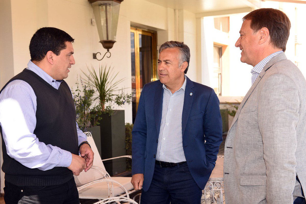 alfredocornejo's tweet photo. Junto con @rodysuarez recibimos a @Juanojeda84, Intendente electo de Malargüe, con quien realizamos un balance de las elecciones y proyectamos el trabajo a futuro para ese departamento. https://t.co/liUgx9aQjy