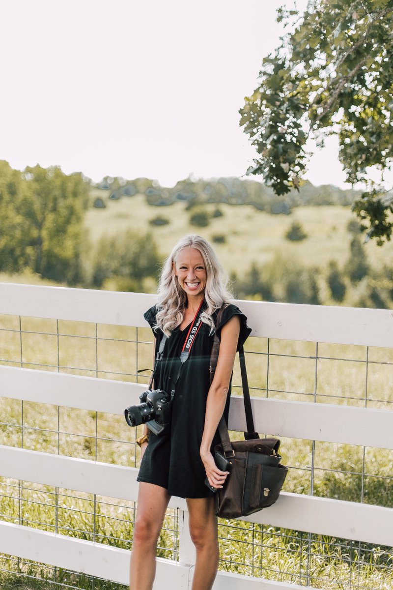 UWEauClaireCJ's tweet photo. Happy #WorkWeekWednesday!
Sarah Olfelt graduated this past Spring with a major in Communications and Advertising and a certificate in leadership and now runs her own photography business full time.
Click the link to learn more about Sarah!
https://t.co/xhfPr7VMXg https://t.co/a64Kia7kg1