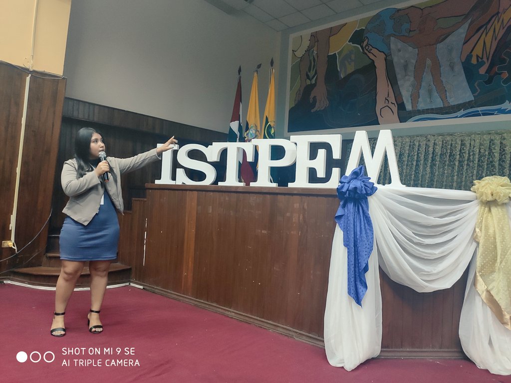 ISTPEM1's tweet photo. Tenemos la intervención de nuestra estudiante de la carrera Tecnología en Agropecuaria, ganadora del 1er lugar de "Crea Ingenios" en Saberes Ancentrales, con la ponencia  "Sistema de secado de cacao mediante corrediza ancentral". 
 #JornadasAcademicasIstpem2019 https://t.co/bTGeloeIib