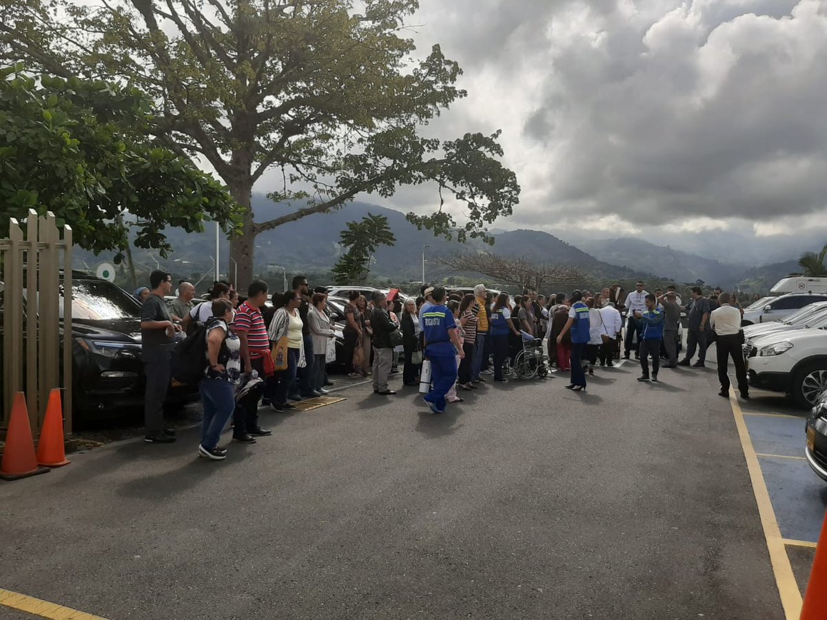 OMGERDARMENIA's tweet photo. En #Armenia varias entidades participaron activamente del #SimulacroNacional , desde la OMGERD hacemos un llamado para que este tipo de ejercicio se lleve a cabo con mas frecuencia, dadas las amenazas a las cuales nos vemos expuestos a diario en nuestro municipio y departamento. https://t.co/AAhVSEXIY6
