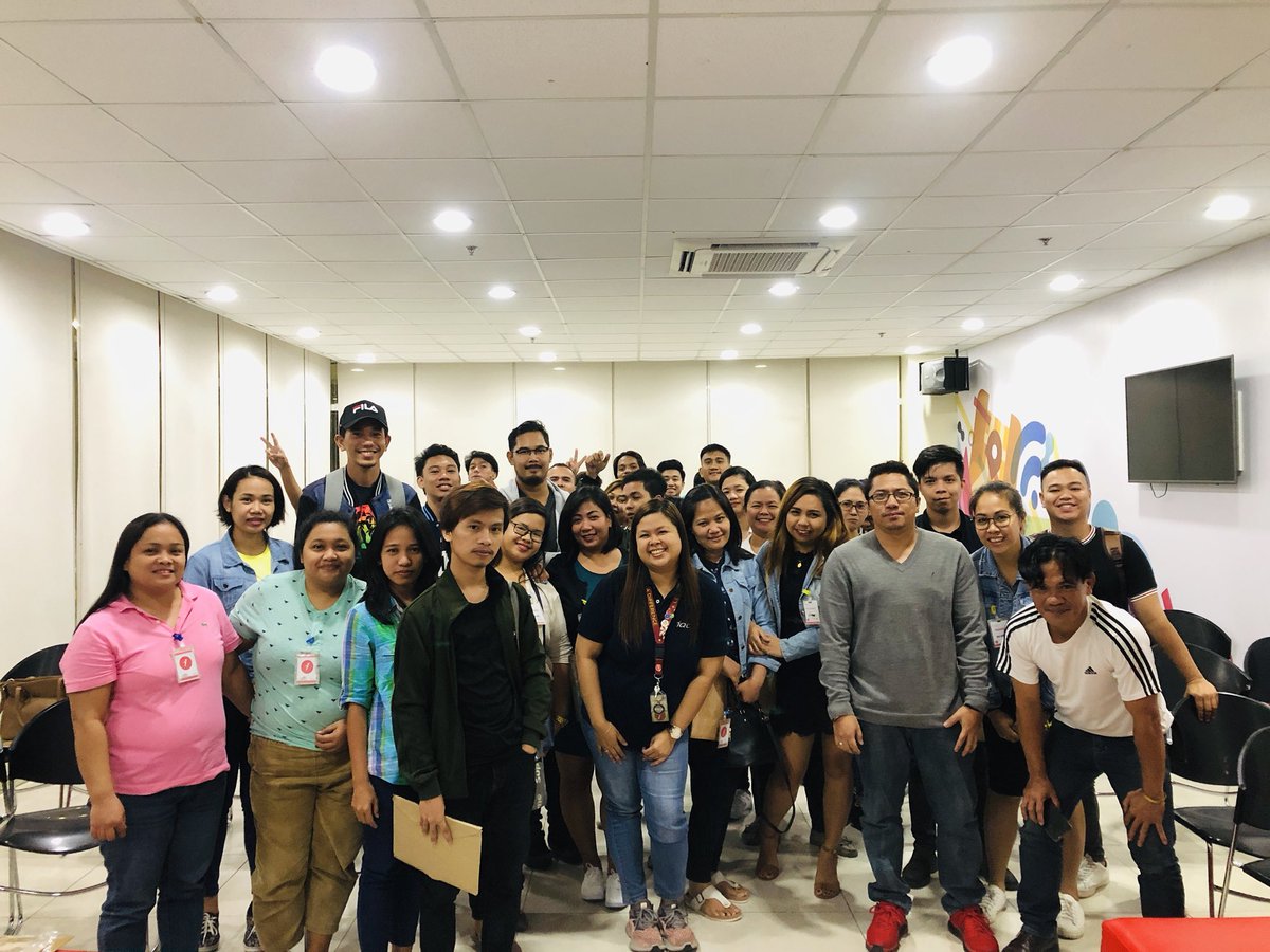 ktinejm's tweet photo. Meet our new Metro Babies! Welcome to #MetrobyTmobile ๐๐๐
Enjoy your training!
#Wave331 #PurplePeople #ClarkSpark
#PurpleExperts
@Greg_MPCS @Josie_MPCS @iamyourritzy @ONE_Clarktastic https://t.co/2eE3QdgGTl