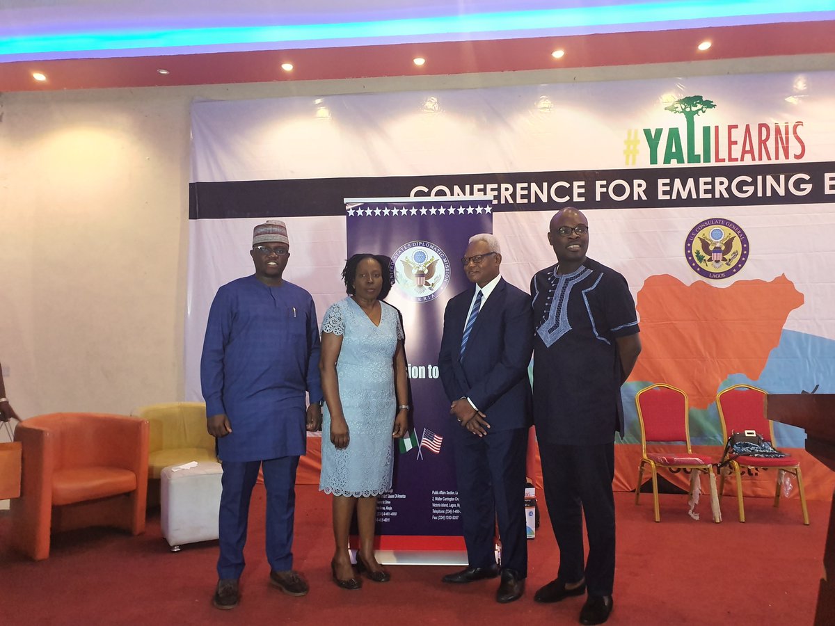 farmcrowdy's tweet photo. Our Founder, Onyeka Akumah spoke at the US Consulate's Conference for Emerging Entrepreneurs.
@onyekaakumah spoke during the opening plenary session with Chude Jideonwu - RED Media @chude and Omowale Ogunrinde, CEO of @fsdreams1
#YALINigeria #YaliLearns #USCEE https://t.co/XYqsSn2R8h