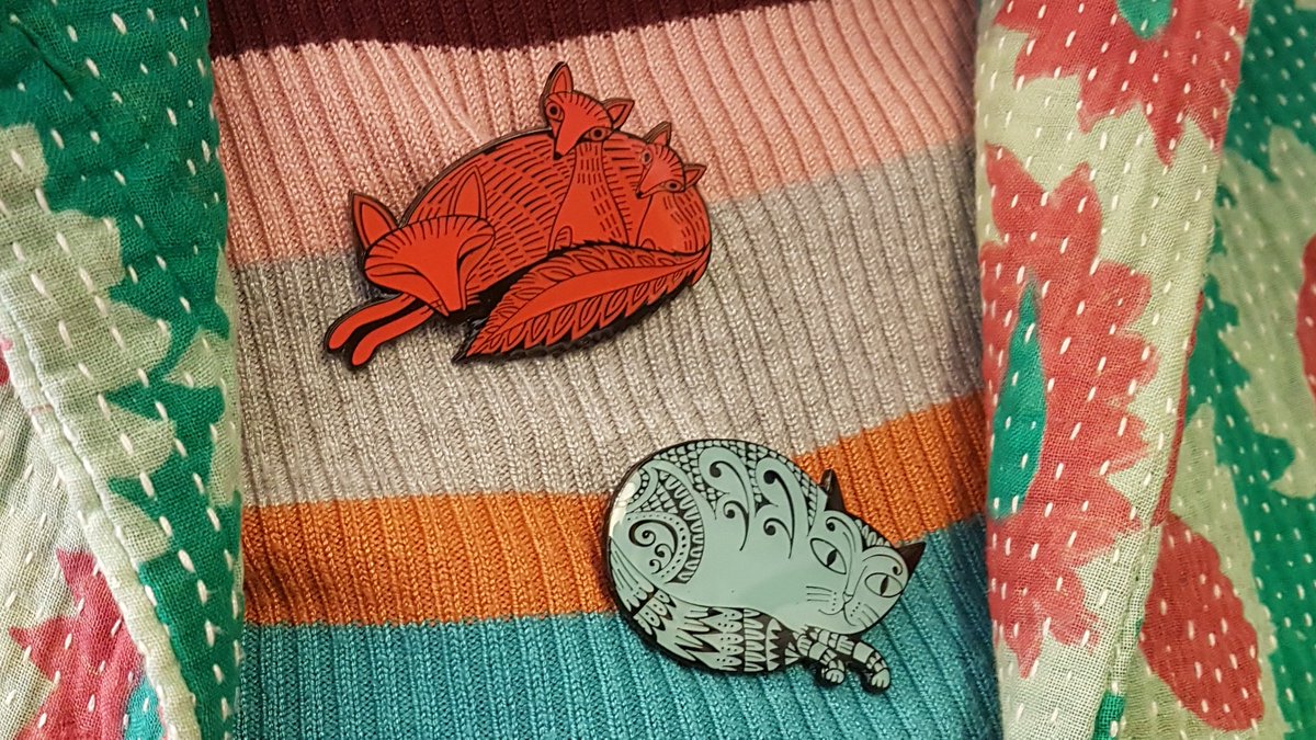 Jazz-up yer jumper with a Lush Designs enamel pin. @UKManufacturing #ManufacturingUK #enamelbadge #welovecats #welovefoxes #Greenwich @greenwichmkt @VisitGreenwich