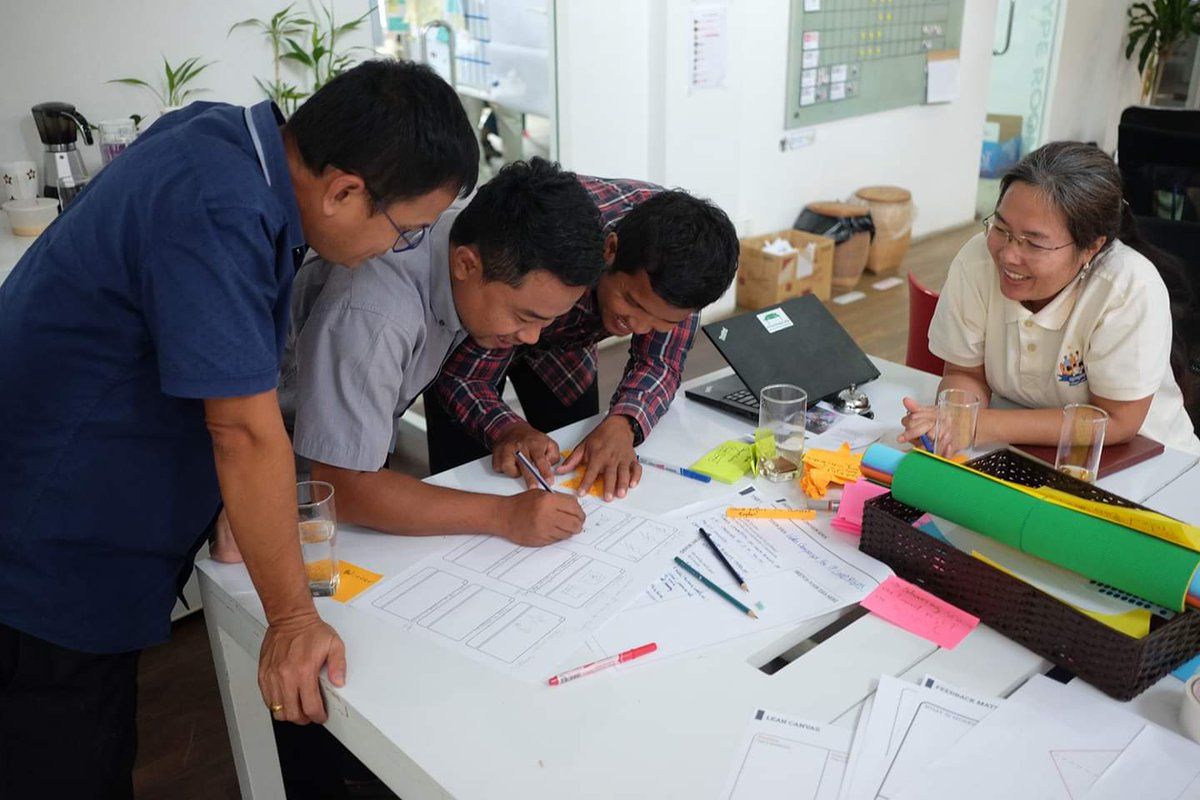 IdeInnovation's tweet photo. Need an #innovation training to take your team to the next level? We've got you covered. 

We run tailored #training sessions to help your organisation tackle your existing challenges and come up with new, innovative solutions! Feel free to reach us on innovationlab@ideglobal.org https://t.co/grnjnx41c7