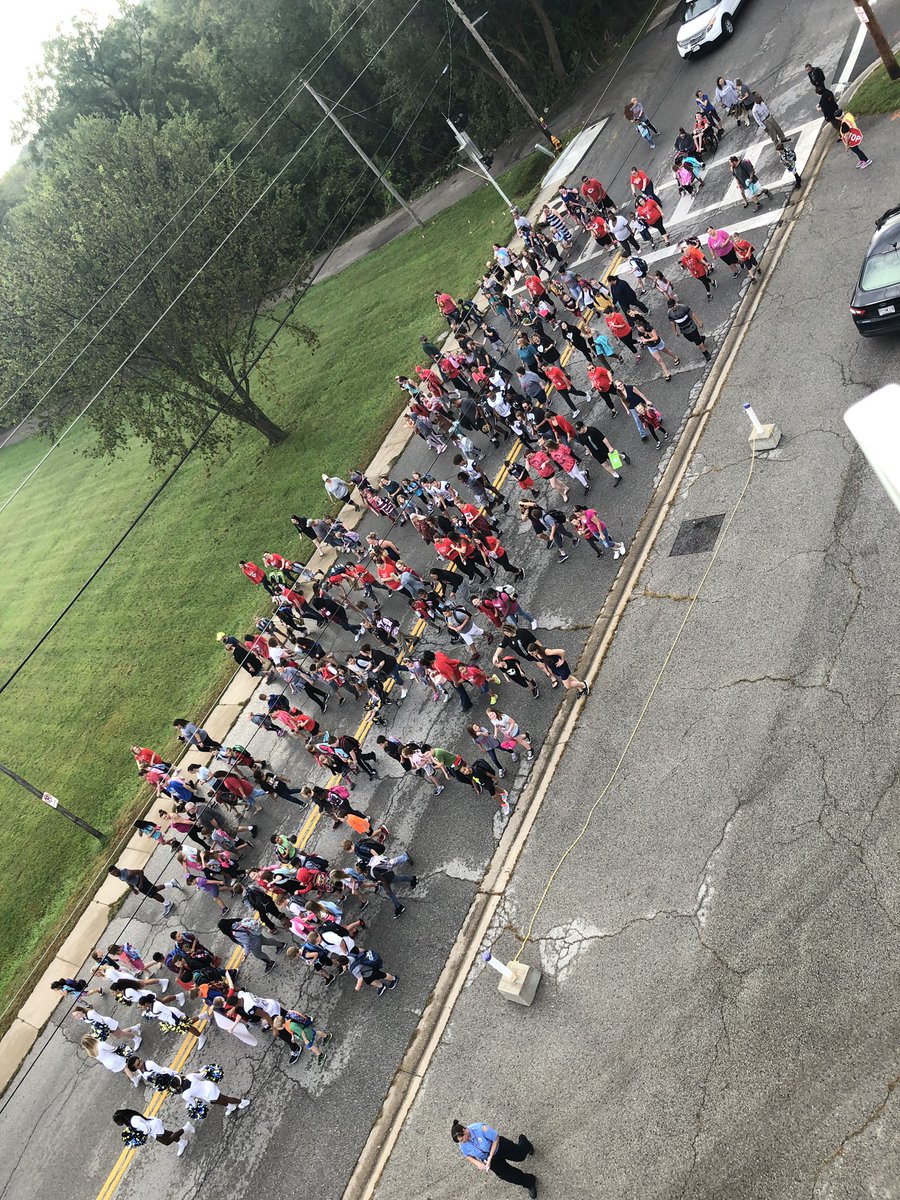 zbracoachmiller's tweet photo. @ISDSchools rocked the National Walk to School Day @Mill_Creek_ISD https://t.co/3JGED9q0RF