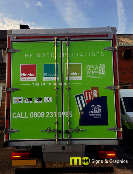 MMSignsGraphics's tweet photo. #WrappingWednesday!
We can wrap on a large scale too!
Box van wraps are an effective way to advertise your business.
@SolidorLtd made the most of theirs with this bright and colourful wrap- helping to promote their brand awareness🚪
@Metamarkuk #Wrap #BoxVans #BrandAwareness https://t.co/7NSdlKt00t