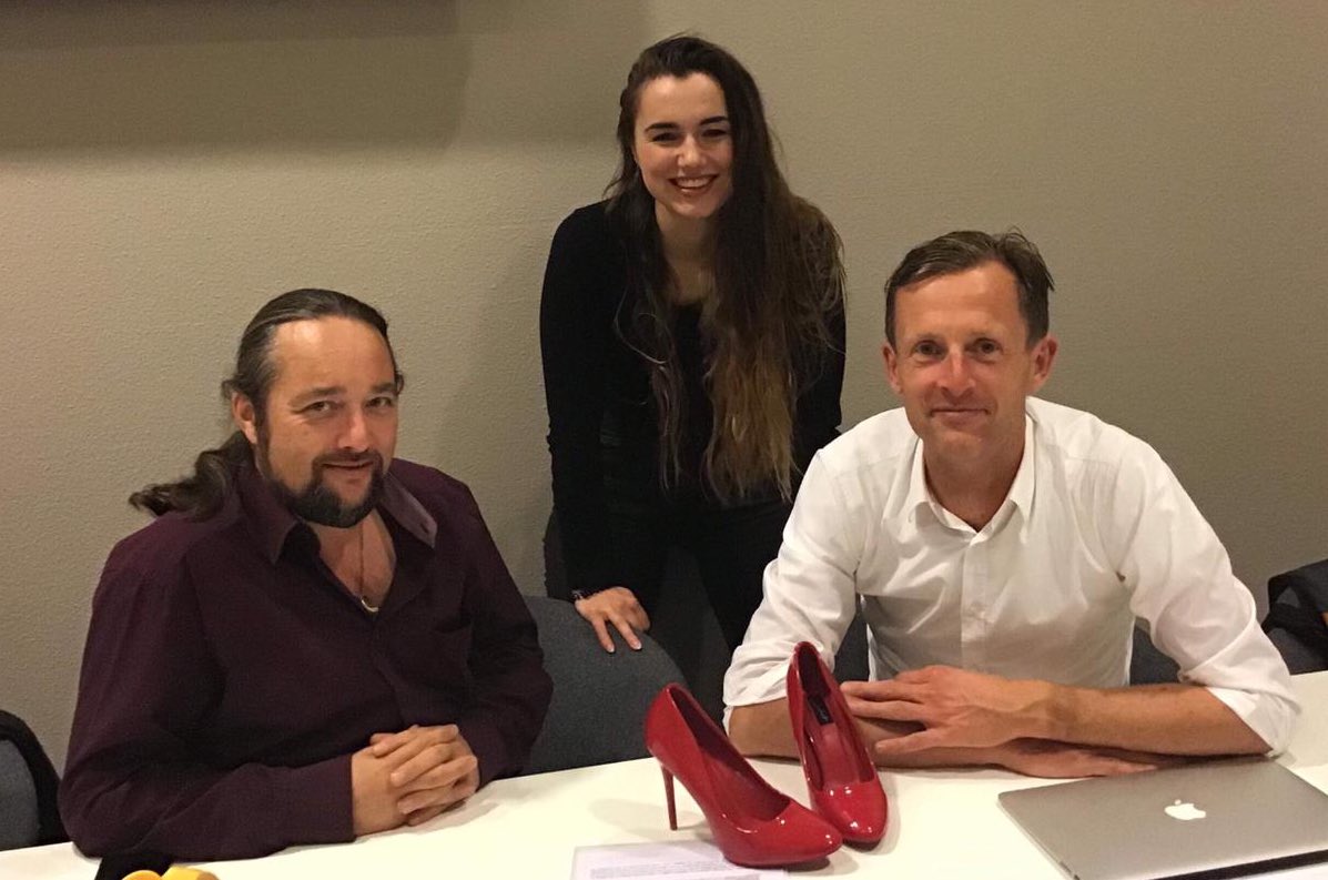 Met de hoge hakken op tafel,  over LHBTIQP+ emancipatie in <a href="/gemKampen/">Gemeente Kampen</a> bij het fractie overleg van <a href="/D66Kampen/">D66 Kampen</a> .