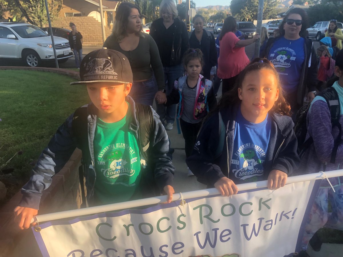 lspracklen2's tweet photo. Way to Walk to school Katherine Crocs! Thanks for inviting me!
@KatherineCrocs #Crocsrock #simischools @sprtrac @smollen_dawn https://t.co/4chXo7T4ag