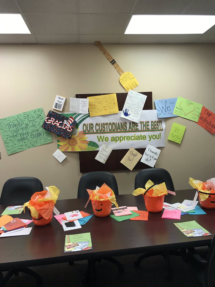 UnionvilleESNC's tweet photo. Do you love a clean learning environment? Do your custodians know how much you appreciate them? #surpriselunch
#celebratingourcustodians
#wehavethebest❤️
#teamucps#bethebest @UCPS_MonroeNC @Renee_McKinnon1 @AGHoulihan https://t.co/TGbvpsQzl7