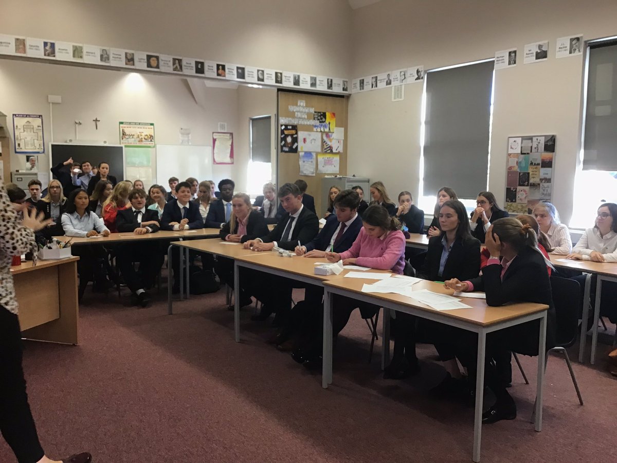 NewHallChaplain's tweet photo. A fantastic number of Sixth Form students training to be Willow representatives!  Two training sessions complete - they will be meeting their Willow groups next Wednesday! #BSiL @NewHall6thForm https://t.co/KQLgkp8Hlh