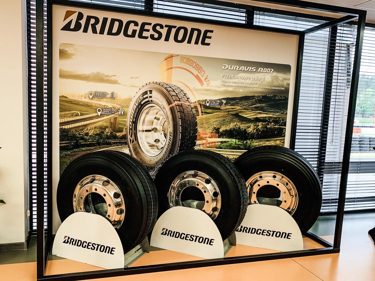 Motocaina's tweet image. Dziś sprawdzamy na Torze Modlin nową, wielosezonową oponę Firestone Mutiseason generacja 02! 🚗 #tormodlin #firestone