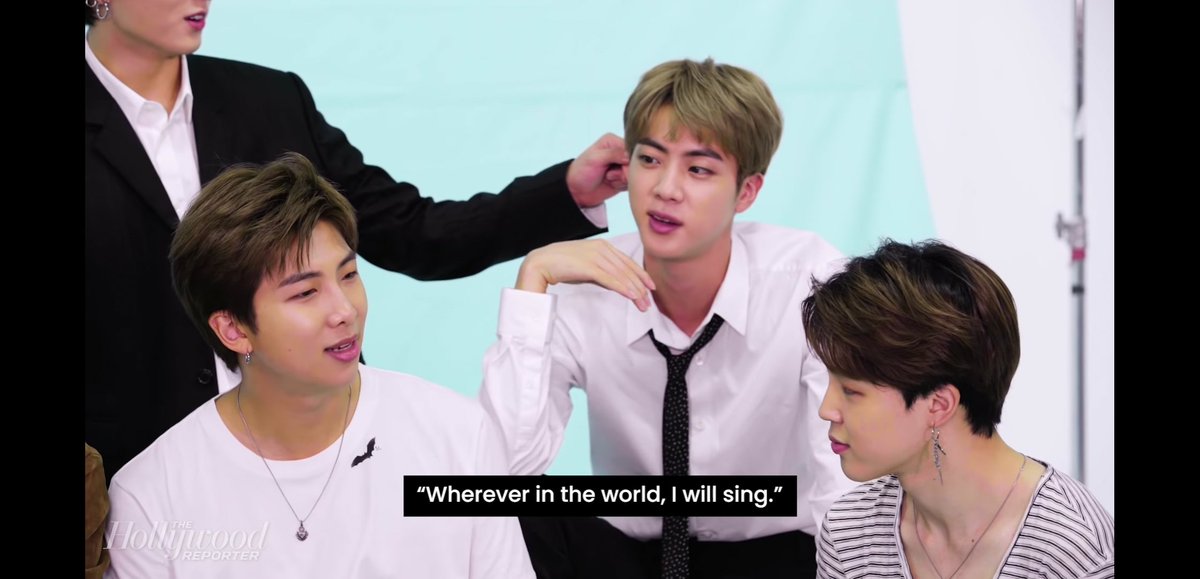 itsjustElenaaa's tweet photo. Why on earth did jungkook hold jin's ear? LMAO
#BTSXTHR #BTS https://t.co/FSU25cQGyx
