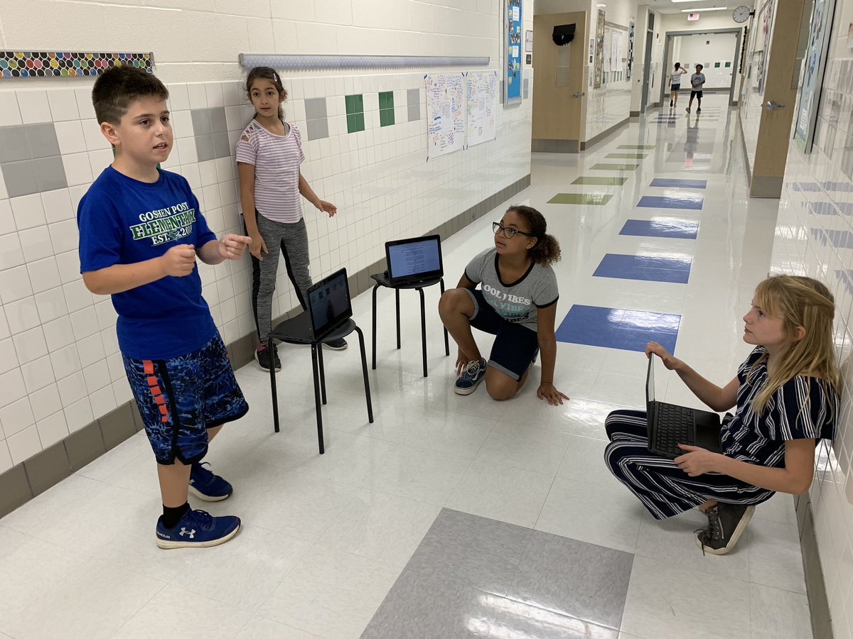 Having 2 teachers rotate while students work on their final projects allows for more immediate feedback. So proud of these #collaborgators! <a href="/PooveyMegan/">Megan Poovey</a> @MsConantGPE #gogpgators #coteaching 🐊