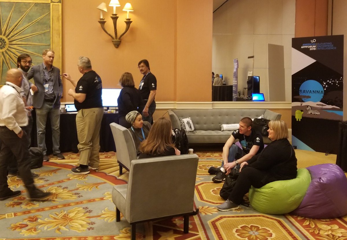 robin_zebra's tweet image. @ZebraDevs good conversations today at the Savanna Data Services lounge.  #appforum #zebradevs #zebraproud