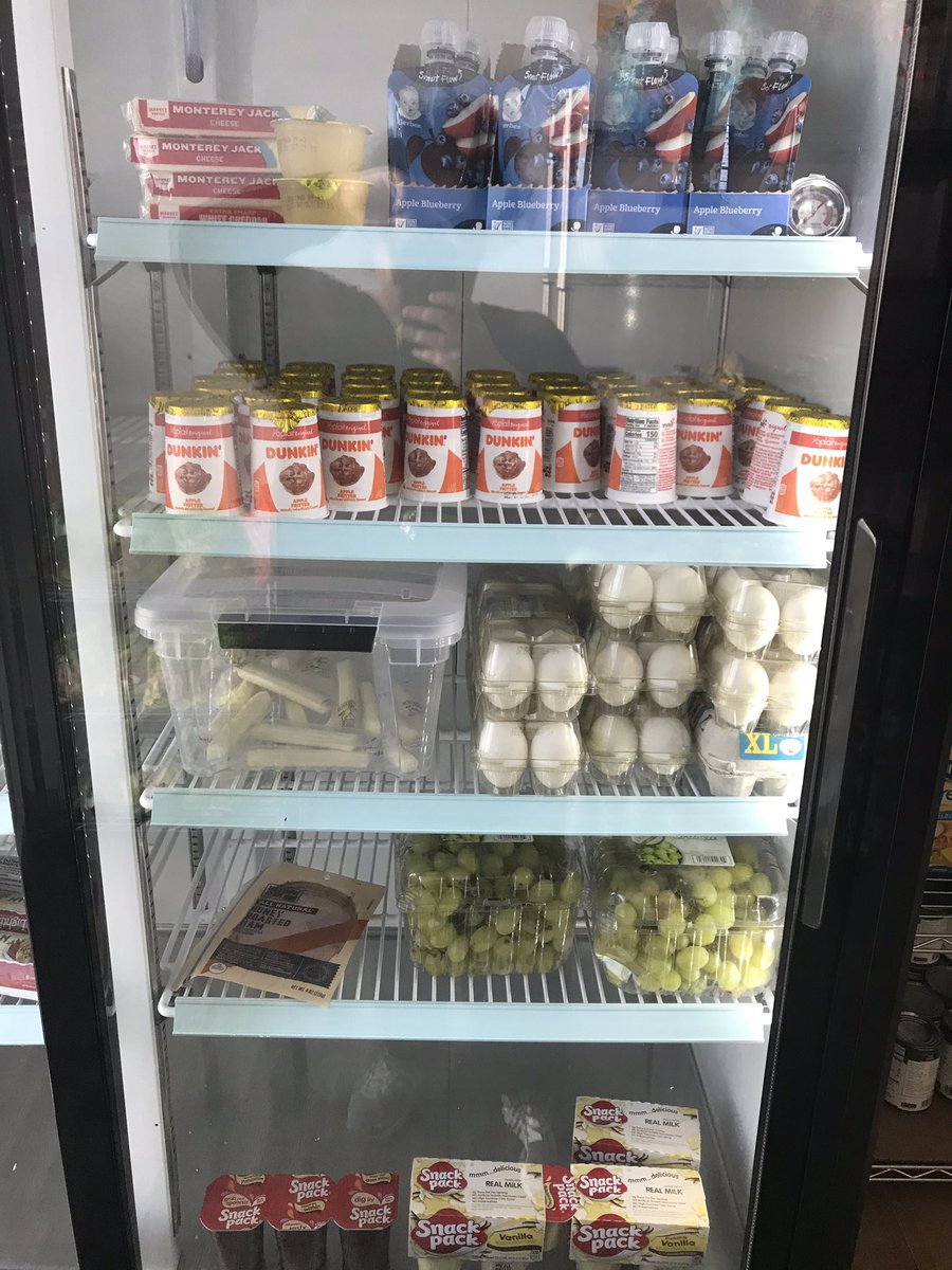 UofMTigerPantry's tweet photo. New in the pantry this week: cheese, string cheese, grapes, pudding, veggies, tofu, veggie sausage, eggs, snacks, rice, bread, and more! Come visit us in UC 359 9am-3pm every day to access Tiger Pantry! 🍚 🍞 🍇 🧀 🍅 🍳 🥦 🥗 #gtg #drivenbydoing #tigersfighthunger https://t.co/INWCqmBYBR