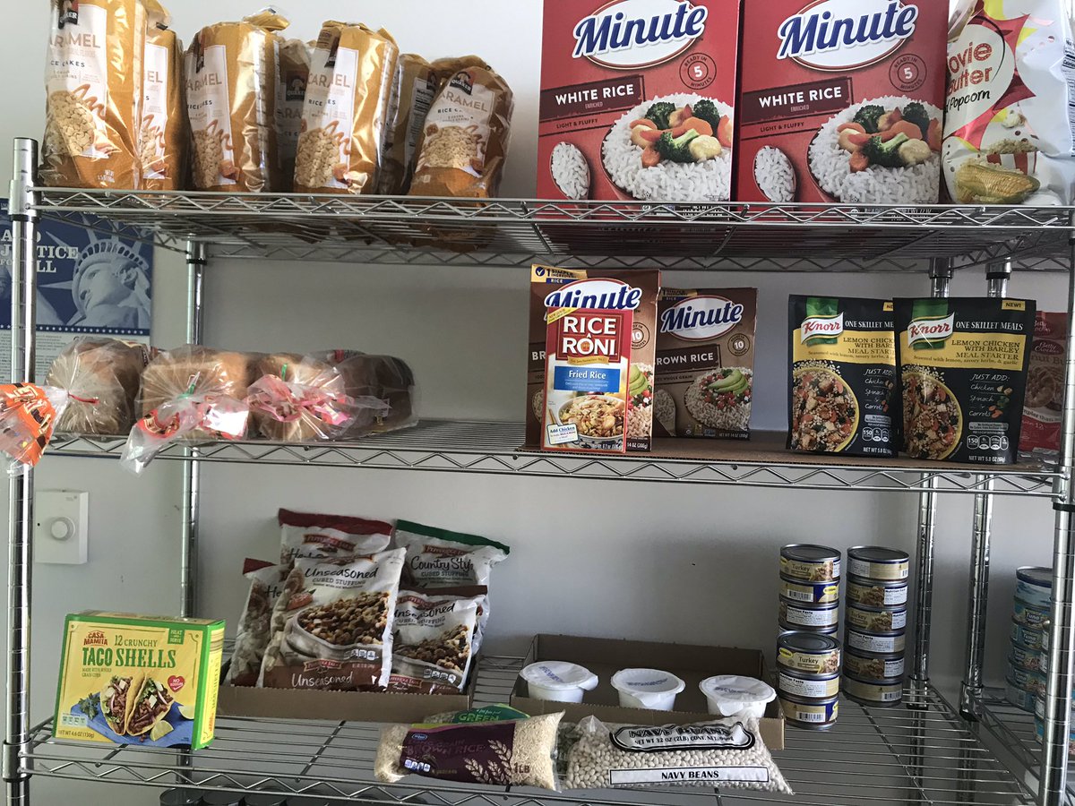 UofMTigerPantry's tweet photo. New in the pantry this week: cheese, string cheese, grapes, pudding, veggies, tofu, veggie sausage, eggs, snacks, rice, bread, and more! Come visit us in UC 359 9am-3pm every day to access Tiger Pantry! 🍚 🍞 🍇 🧀 🍅 🍳 🥦 🥗 #gtg #drivenbydoing #tigersfighthunger https://t.co/INWCqmBYBR