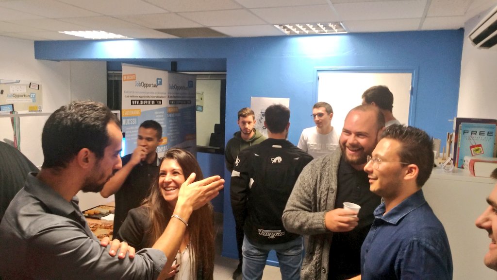 JobOpportunIT_'s tweet image. Quelle soirée pour cette #1 du #Meetup #DevWebCA 👍 #FierdEtreSponsor

Merci à tous, vous avez participé/échangé : une communauté se crée à #SophiaAntipolis 😊

Sans oublier Mazen de @MacademiaFrance qui nous a transporté pendant +1h sur les évolutions de #PHP et #JavaScript 👏