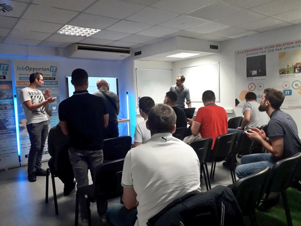 JobOpportunIT_'s tweet image. Quelle soirée pour cette #1 du #Meetup #DevWebCA 👍 #FierdEtreSponsor

Merci à tous, vous avez participé/échangé : une communauté se crée à #SophiaAntipolis 😊

Sans oublier Mazen de @MacademiaFrance qui nous a transporté pendant +1h sur les évolutions de #PHP et #JavaScript 👏