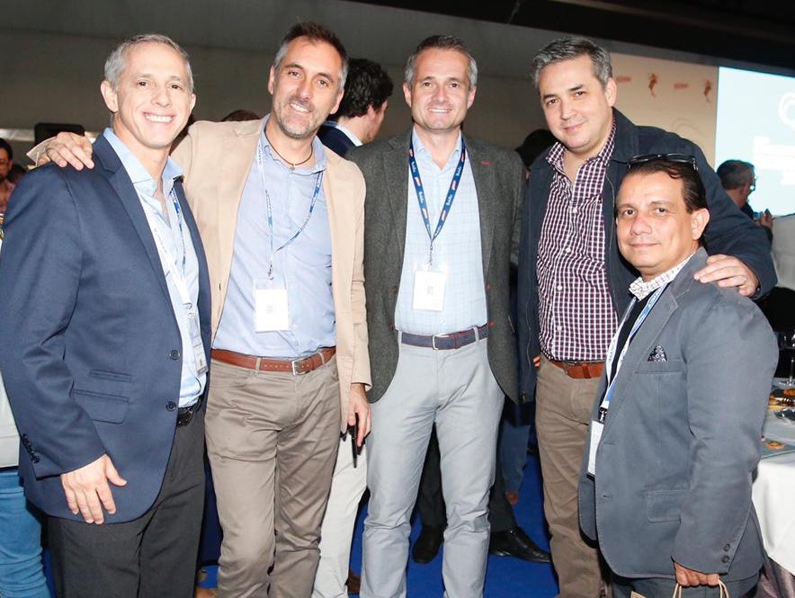 PescanovaCorp's tweet photo. Y x supuesto a nuestro equipo d #Camanica q ha logrado cn tesón superar todas las dificultades. Gracias a tod@s, y tb a los miles d compañer@s que habeis seguido los #PremiosRodolfo en directo y x streaming desde distintas fábricas y centros de trabajo de todo el mundo. #equipazo https://t.co/8TYOxplXjE
