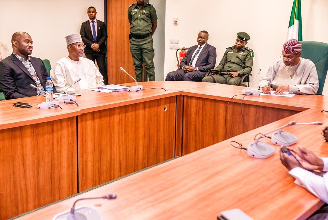 YIAGA's tweet photo. The YIAGA Centre for Legislative Engagement was pleased to meet with Rt.Hon @femigbaja Speaker @HouseNGR to present findings of our research on the performance of the #8thNASS lessons for the #9thNASS. The report will be released on Oct 4th.The study was supported by @EUinNigeria https://t.co/1HGGIxJcDC