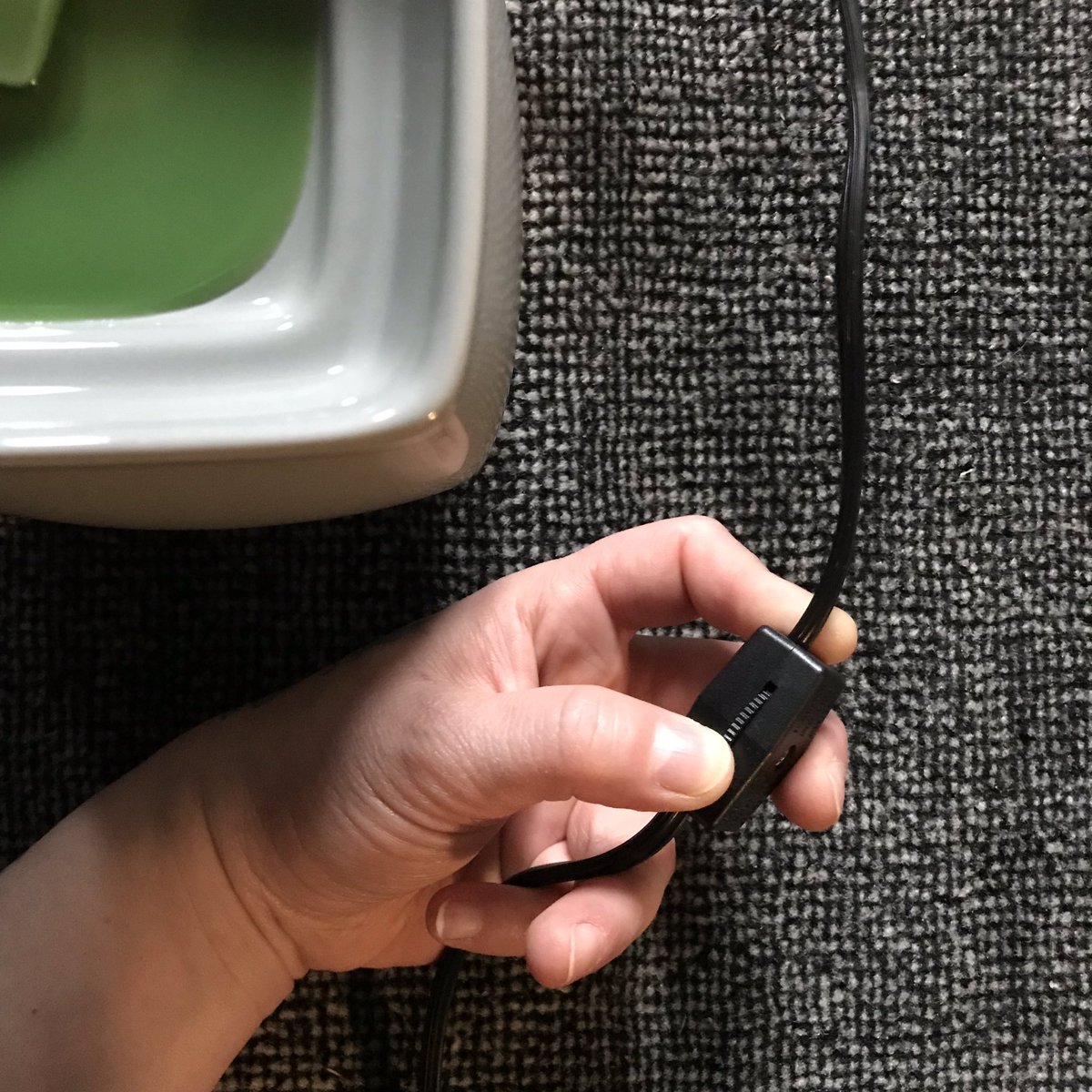 francoeur_susy's tweet image. 💖💡💖
Comment utiliser un réchaud :

Faites fondre votre cire Scentsy avec la chaleur d’une ampoule de faible intensité pour remplir votre espace de votre parfum préféré... sans flamme, ni fumée ou suie. #cireparfumée #scentsy #réchaud #instructions #parfums