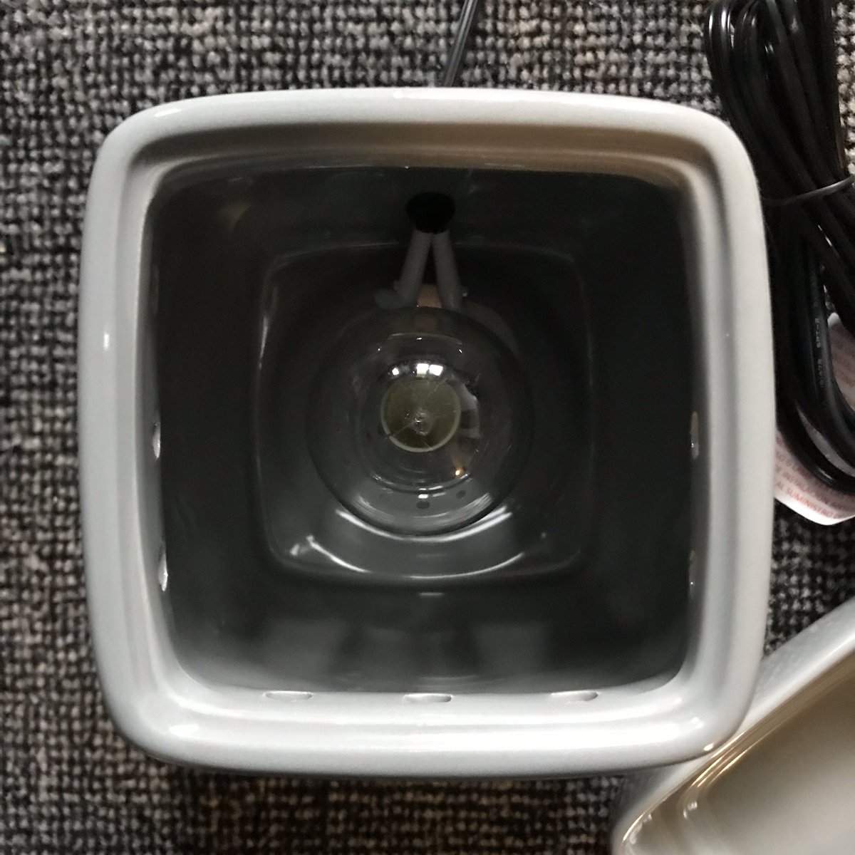 francoeur_susy's tweet image. 💖💡💖
Comment utiliser un réchaud :

Faites fondre votre cire Scentsy avec la chaleur d’une ampoule de faible intensité pour remplir votre espace de votre parfum préféré... sans flamme, ni fumée ou suie. #cireparfumée #scentsy #réchaud #instructions #parfums