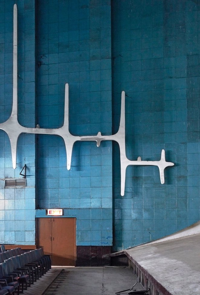 jm_buru's tweet photo. 🔺Neelam Cinema, 1950 Chandigarh
📐Le Corbusier
📸 © edmund sumner + archdaily
#juevesdearquitectura #arquitectura #Architecture #Chandigarh #india #lecorbu https://t.co/KzMlETXrWy