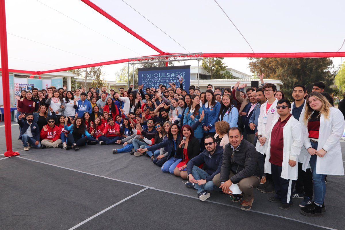 userena's tweet photo. ⭕️ Finaliza la exitosa primera jornada de la #EXPOULS 2019, a la que asistieron cerca de mil 900 estudiantes de enseñanza media 👏Revisa la galería de 📸https://t.co/YrMmWHYJgp📌 ¡Te esperamos mañana! #ULS #LaSerena https://t.co/JBnuGJ8ZN8