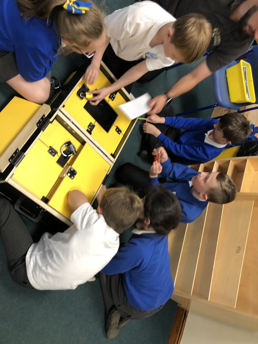 MissThomsonVPS's tweet photo. It was P4 versus the challenge room this afternoon! Pupils worked in teams to solve problems and unlock padlocks to reveal more clues and padlocks. Excellent teamwork while their maths skills were put to the test! #VPSmaths #MathsWeekScotland2019 https://t.co/zG3kdSZK4h